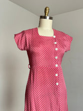 Load image into Gallery viewer, vintage 1940s pink polka dot dress {m}