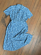 Load image into Gallery viewer, vintage 1940s rooster print dress {L}