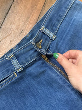 Load image into Gallery viewer, vintage 1970s Sasson denim jeans 28W