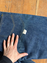 Load image into Gallery viewer, NOS vintage 1970s denim jeans XS