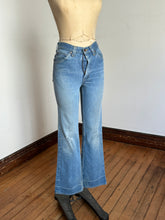 Load image into Gallery viewer, vintage 1970s GWG Scrubbies denim jeans 27/28W