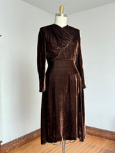 Load image into Gallery viewer, vintage 1930s brown velvet dress {m}