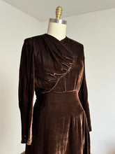 Load image into Gallery viewer, vintage 1930s brown velvet dress {m}
