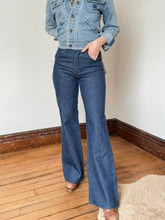 Load image into Gallery viewer, NOS vintage 1970s denim jeans XS