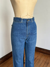 Load image into Gallery viewer, vintage 1970s Sasson denim jeans 28W