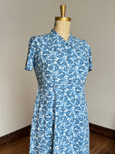 Load image into Gallery viewer, vintage 1940s rooster print dress {L}