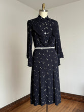 Load image into Gallery viewer, vintage 1930s rayon dress {m}