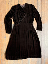 Load image into Gallery viewer, vintage 1930s brown velvet dress {m}