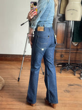 Load image into Gallery viewer, NOS vintage 1970s denim jeans XS