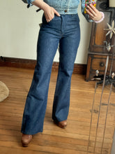 Load image into Gallery viewer, NOS vintage 1970s denim jeans XS