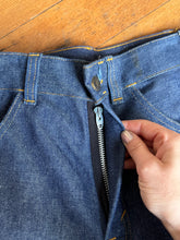 Load image into Gallery viewer, NOS vintage 1970s denim jeans XS