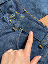 Load image into Gallery viewer, NOS vintage 1970s denim jeans XS