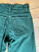 Load image into Gallery viewer, vintage 1990s green LEVIS 550s 28"W