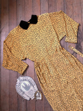 Load image into Gallery viewer, vintage 1940s novelty luck dress {m}