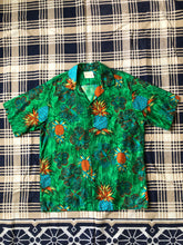 Load image into Gallery viewer, vintage 1960s Pineapple shirt