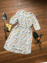 Load image into Gallery viewer, DRESS SALE // vintage 1940s novelty flower cart dress {L}