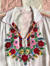 Load image into Gallery viewer, vintage 1940s embroidered blouse {M/L}