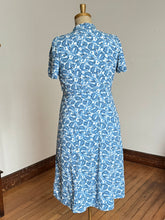 Load image into Gallery viewer, vintage 1940s rooster print dress {L}
