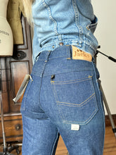 Load image into Gallery viewer, NOS vintage 1970s denim jeans XS