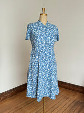Load image into Gallery viewer, vintage 1940s rooster print dress {L}