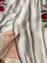 Load image into Gallery viewer, vintage 1940s embroidered blouse {M/L}