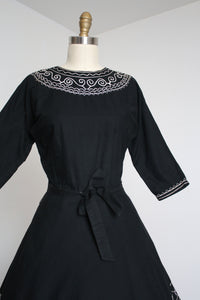 vintage 1950s embroidered dress {s/m}