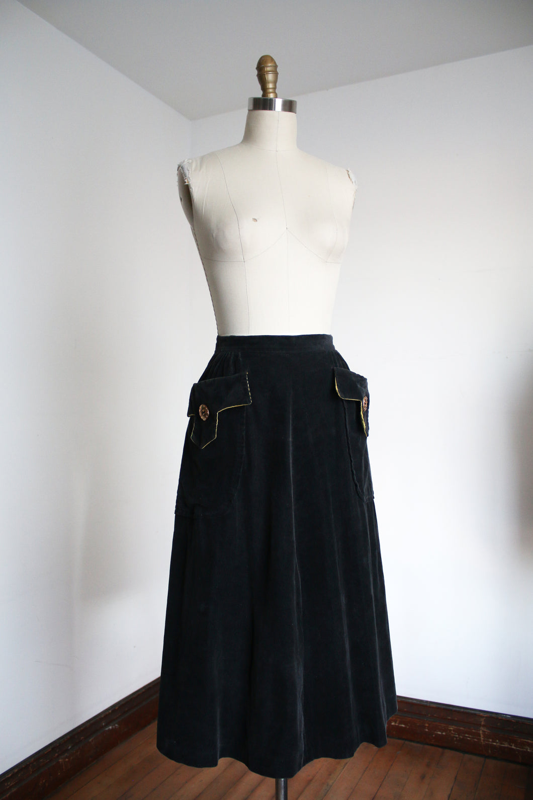 vintage 1950s black corduroy skirt {xs}