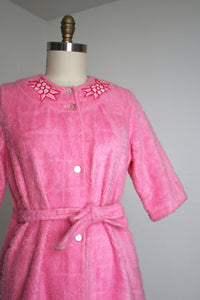 vintage 1960s pink fuzzy housecoat {L}