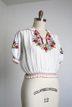 Load image into Gallery viewer, vintage 1940s embroidered blouse {M/L}