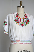 Load image into Gallery viewer, vintage 1940s embroidered blouse {M/L}