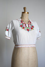 Load image into Gallery viewer, vintage 1940s embroidered blouse {M/L}