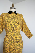 Load image into Gallery viewer, vintage 1940s novelty luck dress {m}
