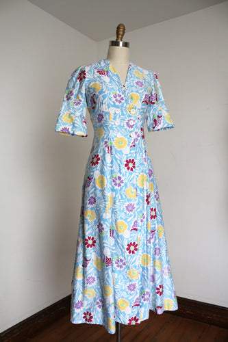 vintage 1930s 40s floral robe {s}
