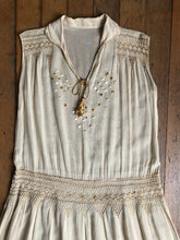 Load image into Gallery viewer, vintage 1920s embroidered folk dress {L}