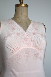 vintage 1940s pink bias cut nightgown {M-XL}
