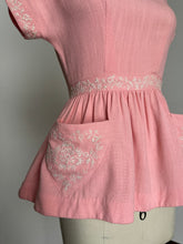 Load image into Gallery viewer, vintage 1940s pink linen blouse {xs}