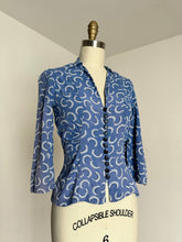 Load image into Gallery viewer, vintage 1940s rayon blouse {s}