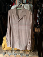 Load image into Gallery viewer, vintage 1970s does 50s button up long sleeve shirt