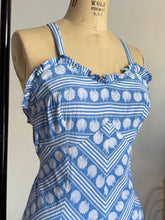 Load image into Gallery viewer, vintage 1940s novelty cotton clamshell swimsuit {s}
