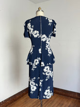 Load image into Gallery viewer, vintage 1940s novelty butterflies &amp; flowers rayon dress {s}