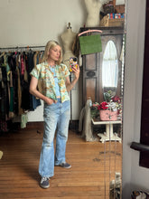 Load image into Gallery viewer, vintage 1950s 60s juniors Hawaiian shirt