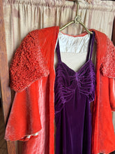 Load image into Gallery viewer, vintage 1930s velvet jacket {xs/s} 30s velvet opera coat