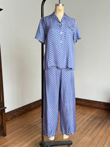 vintage 1940s 2 pc pyjama set {xs}