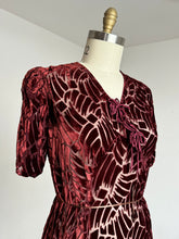 Load image into Gallery viewer, vintage 1930s sheer devoré velvet dress {m}