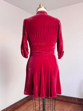 Load image into Gallery viewer, vintage 1940s velvet blouse {m}