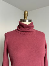 Load image into Gallery viewer, vintage 1970s cashmere turtleneck sweater {m-2X}