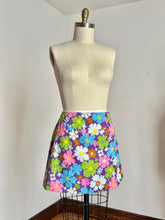 Load image into Gallery viewer, vintage 1970s floral mini skirt 30”W
