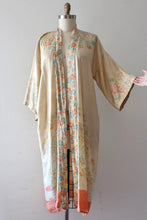 Load image into Gallery viewer, vintage 1920s pongee robe