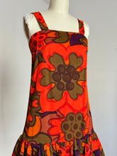Load image into Gallery viewer, vintage 1960s floral Hawaiian dress {xs}