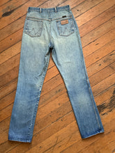 Load image into Gallery viewer, vintage 1970s Wranglers denim jeans 30W